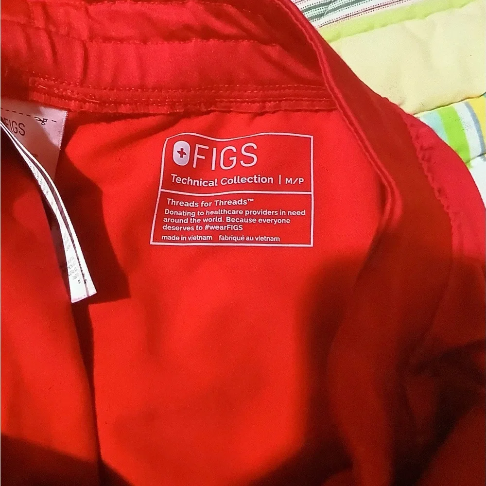 Figs Scrub Shocking Pink High waisted Zamora Joggers Medium Petite M/P - Picture 4 of 5